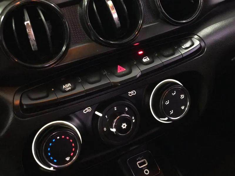 Fiat Cronos Cinza