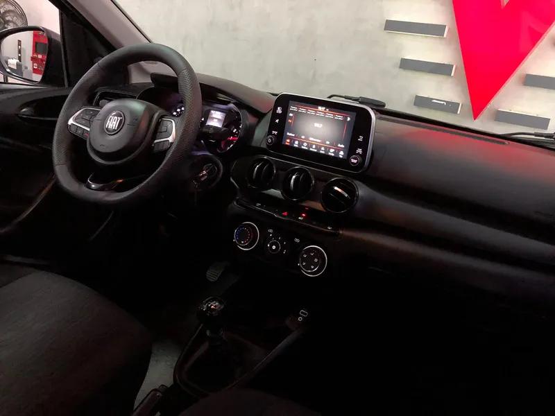 Fiat Cronos Cinza