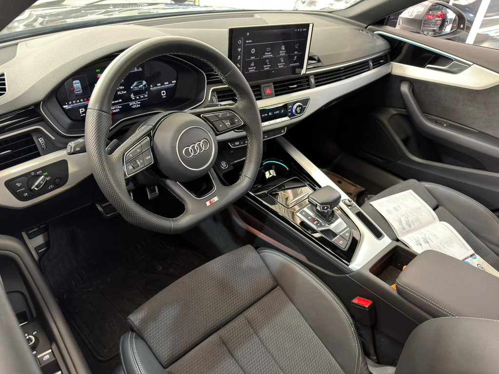 Audi A5 Cinza