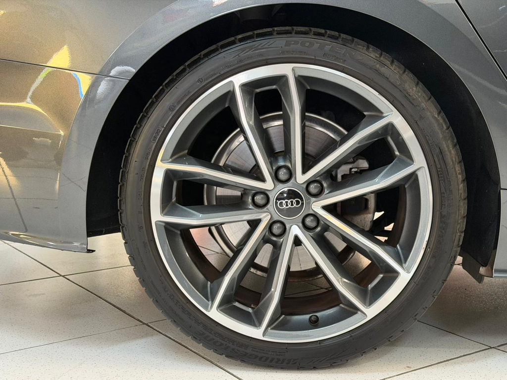 Audi A5 Cinza