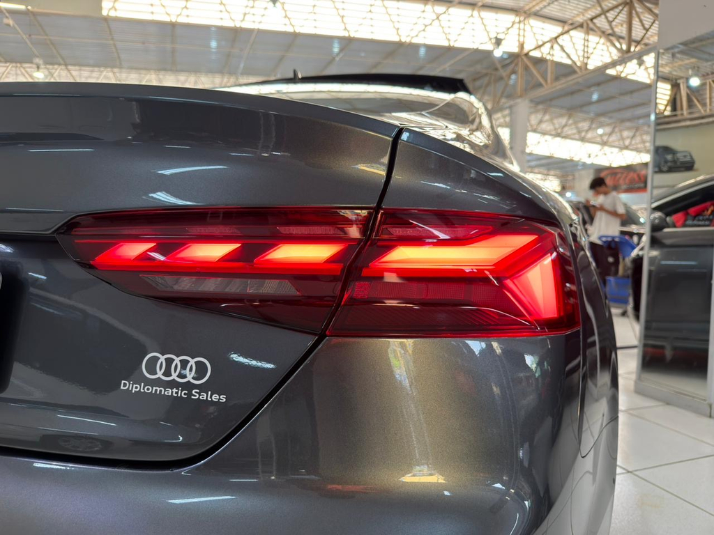 Audi A5 Cinza