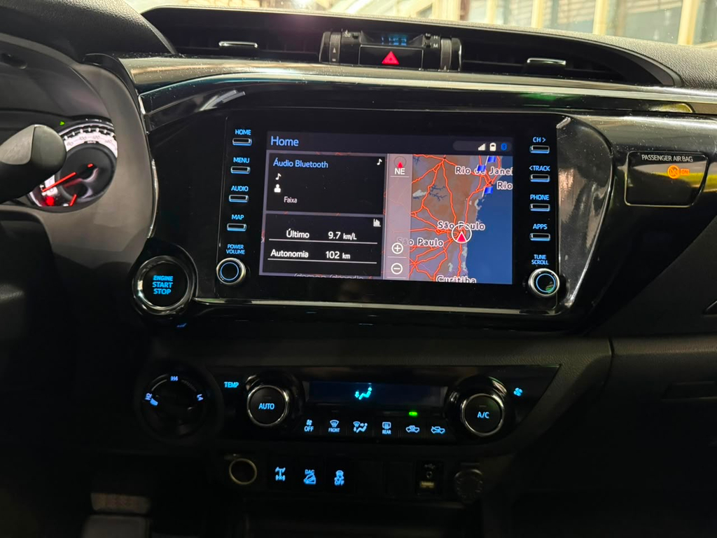 Toyota Hilux Cabine Dupla Preto