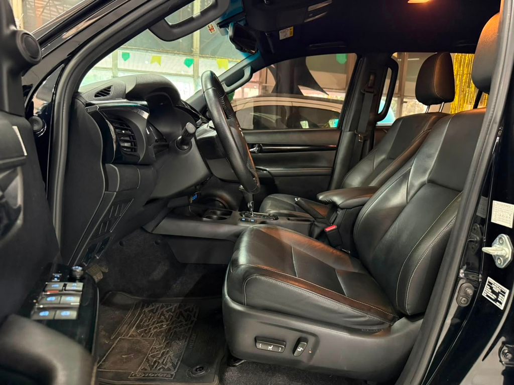 Toyota Hilux Cabine Dupla Preto