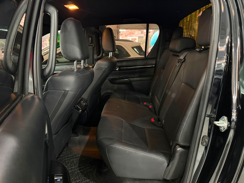 Toyota Hilux Cabine Dupla Preto
