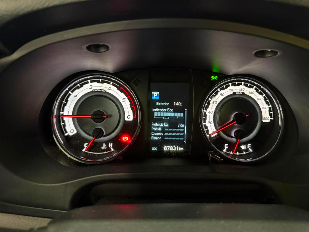 Toyota Hilux Cabine Dupla Preto