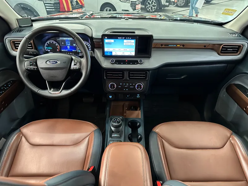 Ford Maverick Preto