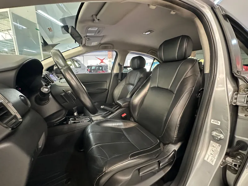 Honda City Prata