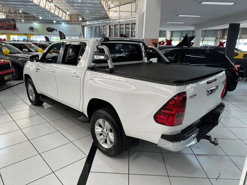 Toyota Hilux Cabine Dupla Branco