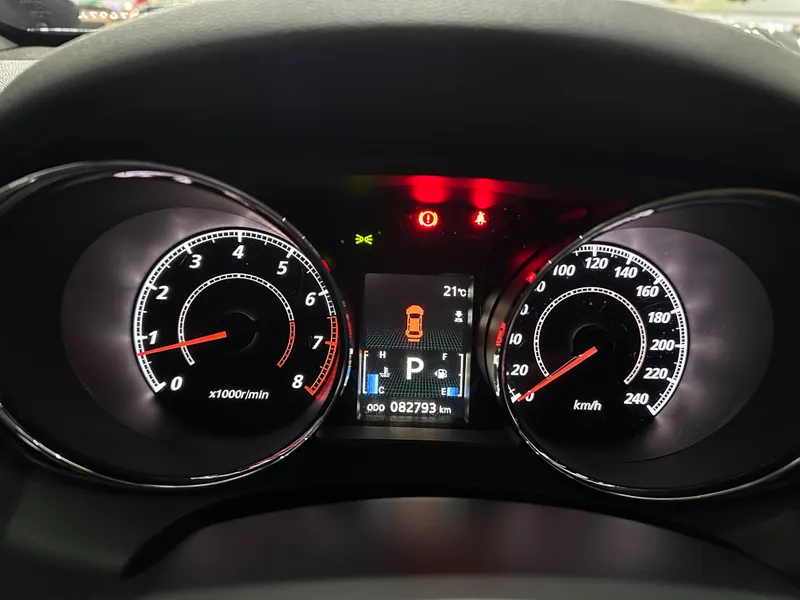 Mitsubishi Outlander Preto