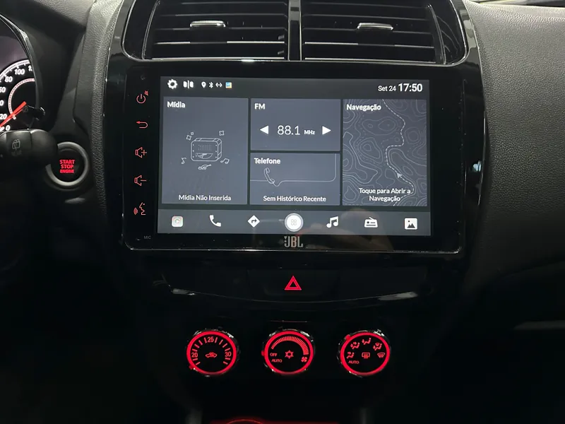 Mitsubishi Outlander Preto