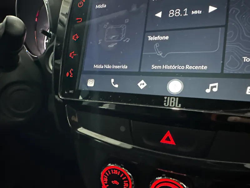 Mitsubishi Outlander Preto