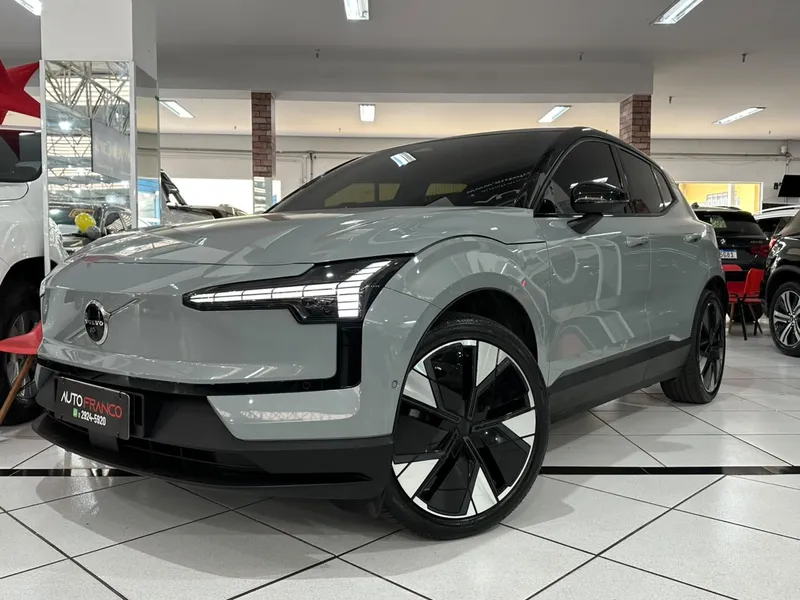 Volvo EX30 Cinza
