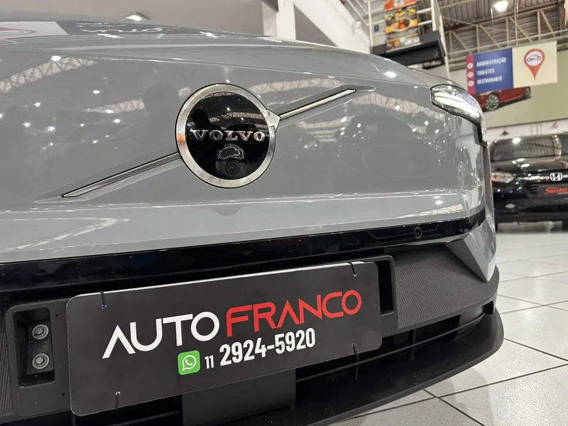 Volvo EX30 Cinza