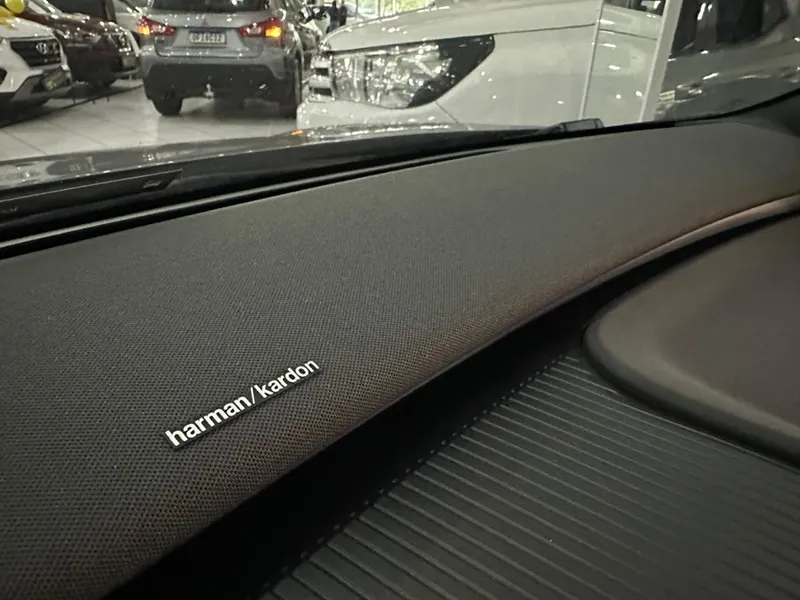 Volvo EX30 Cinza