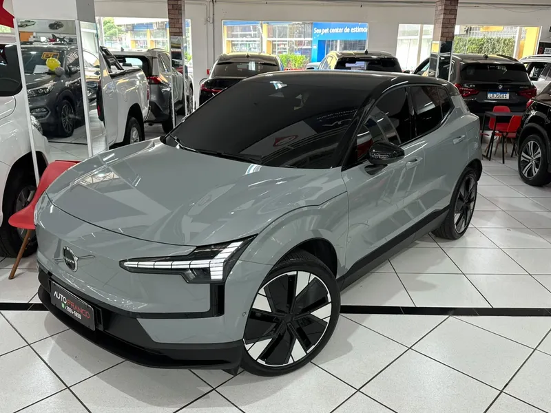 Volvo EX30 Cinza