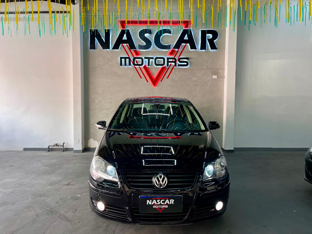 Volkswagen Polo Sedan Preto