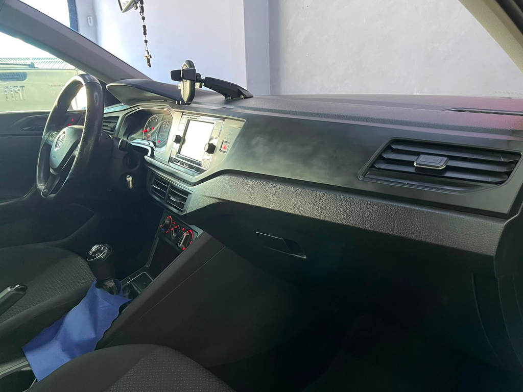 Volkswagen Virtus Preto