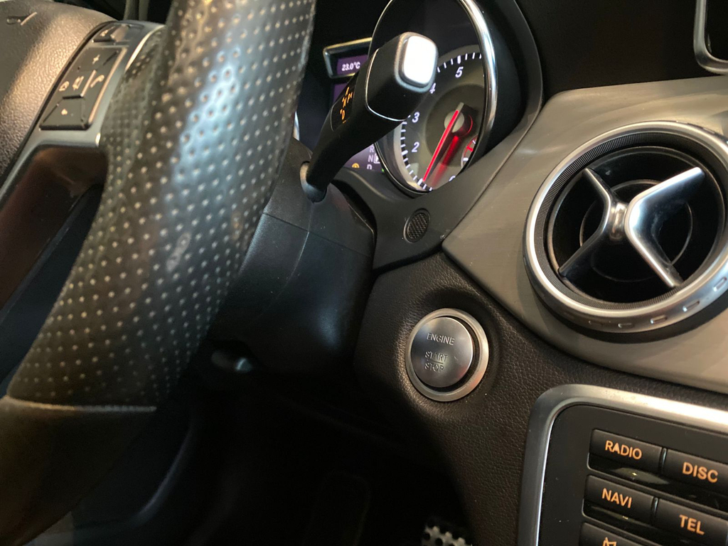 Mercedes Benz GLA-250 Prata