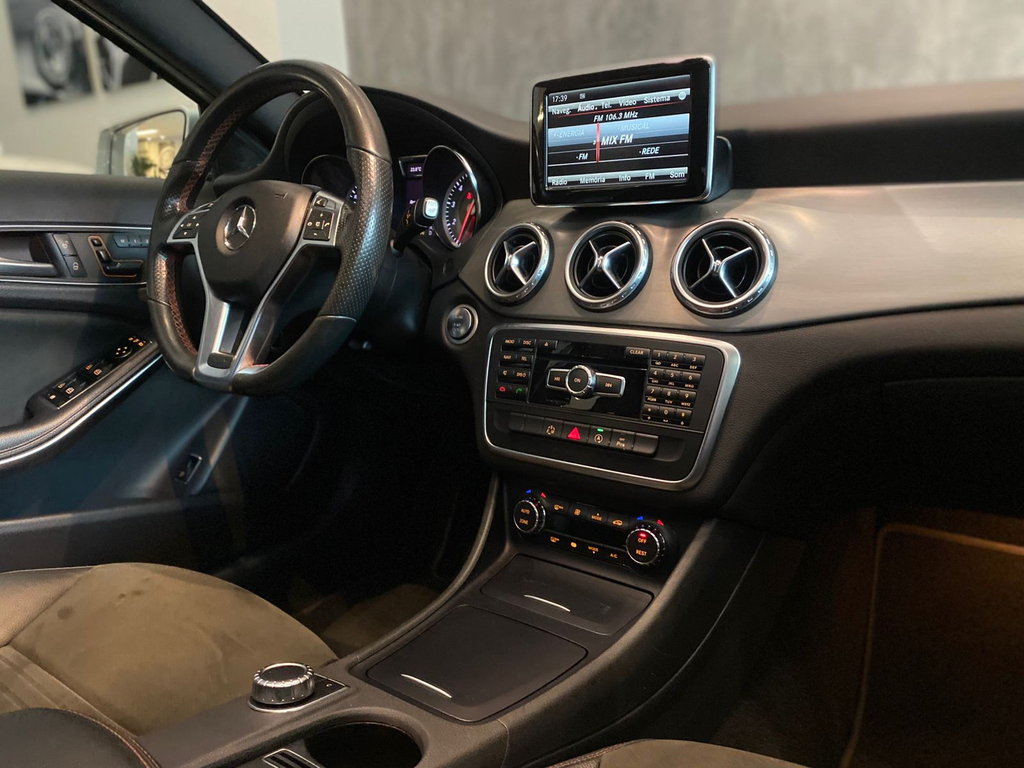 Mercedes Benz GLA-250 Prata