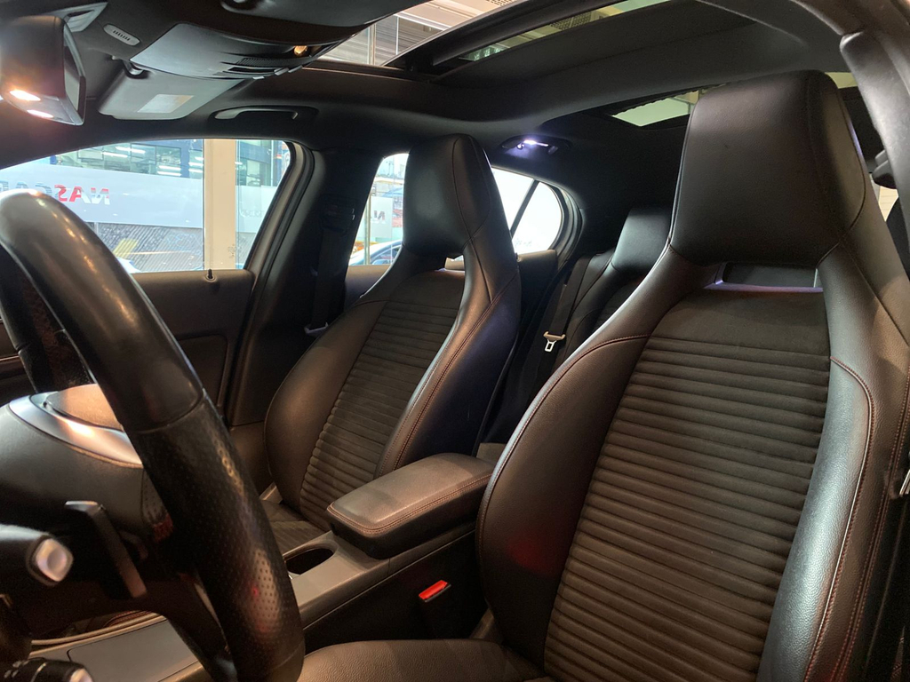 Mercedes Benz GLA-250 Prata