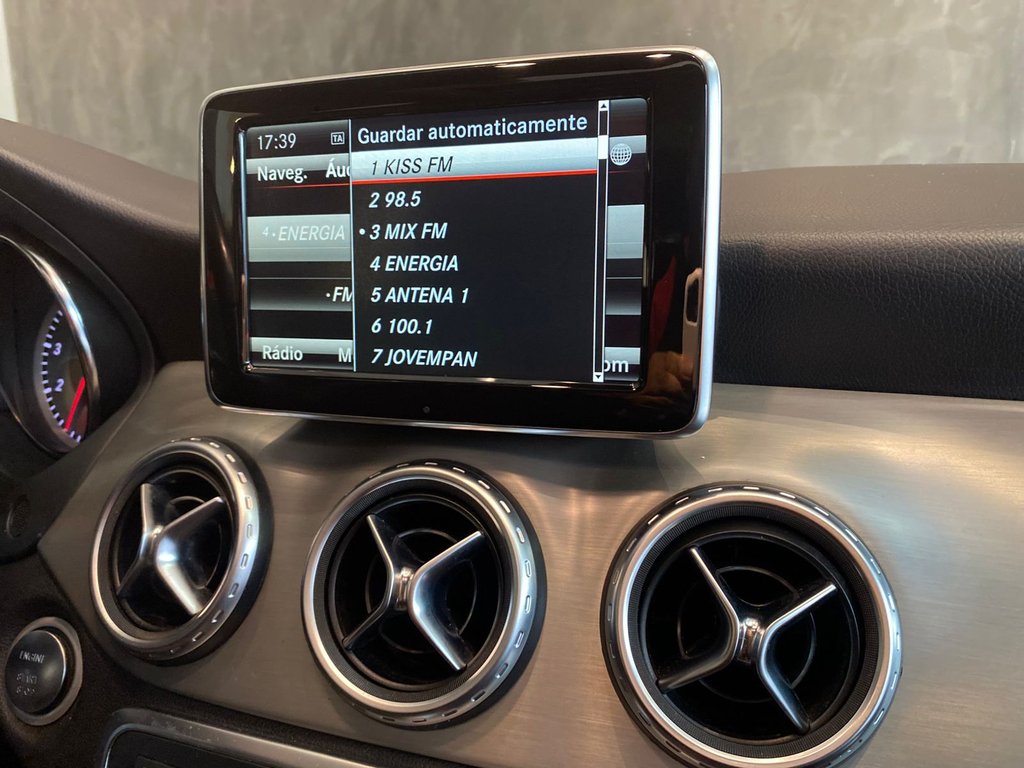 Mercedes Benz GLA-250 Prata