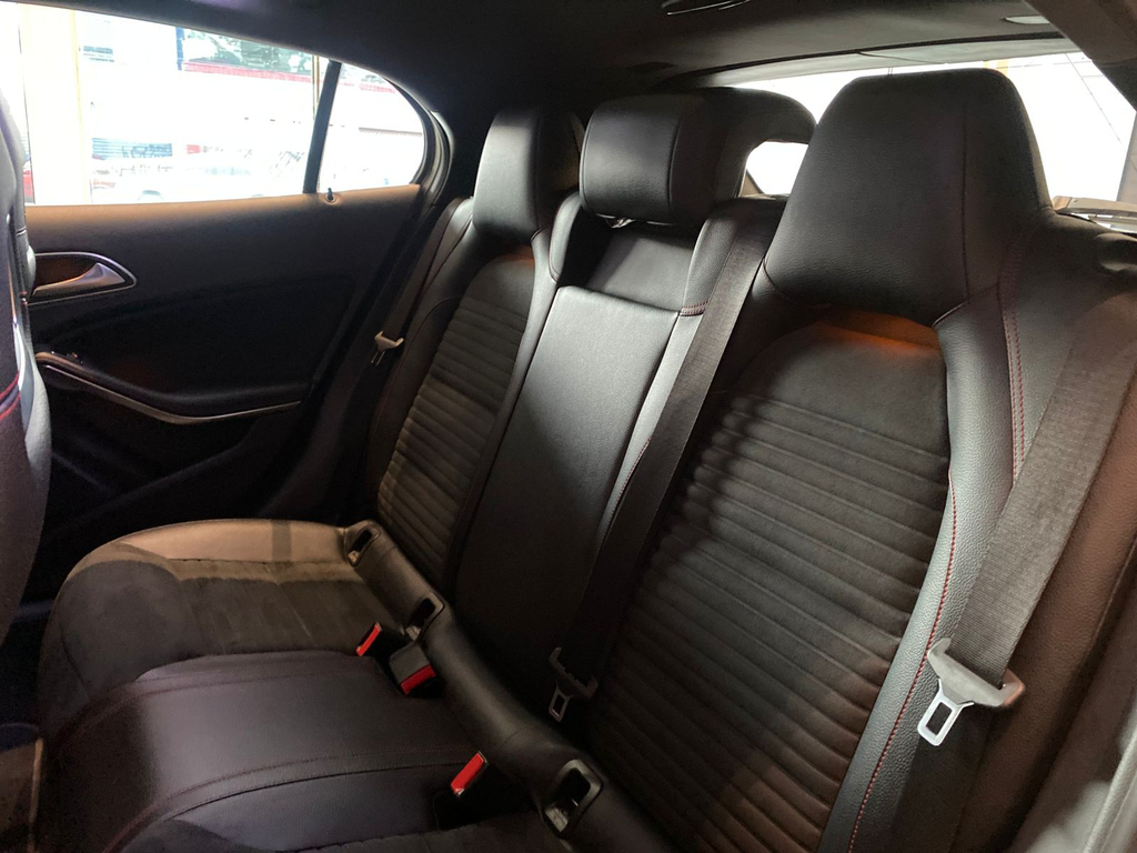 Mercedes Benz GLA-250 Prata