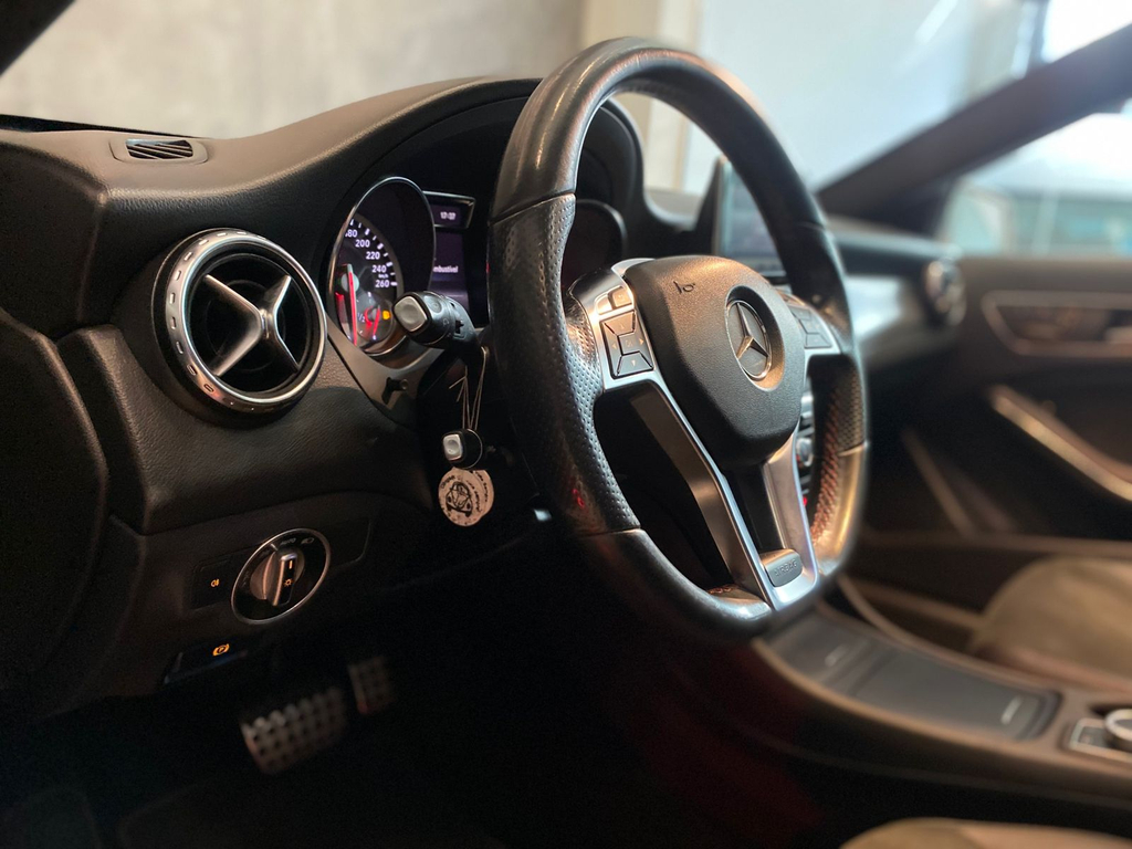 Mercedes Benz GLA-250 Prata
