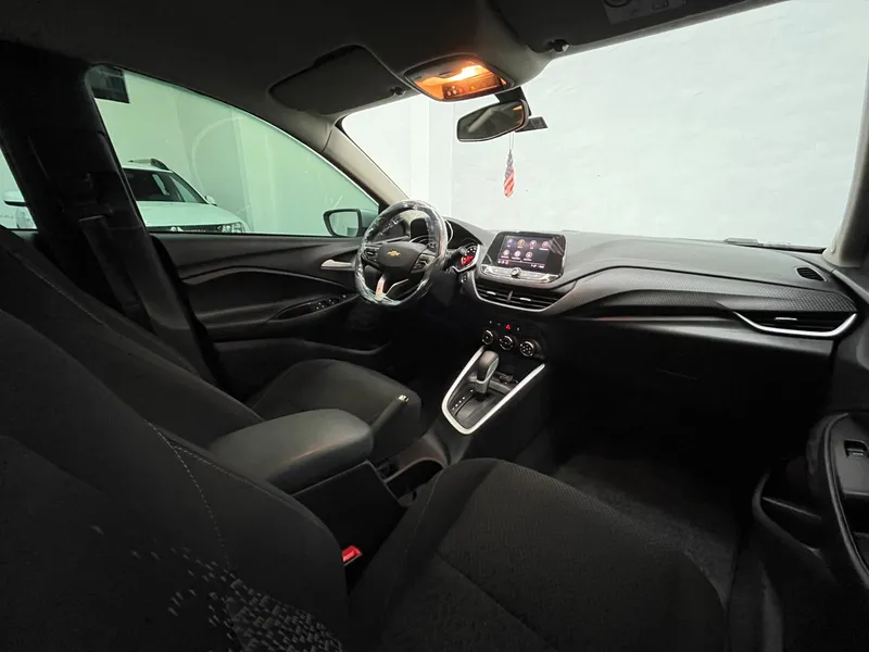 Chevrolet Onix Prata