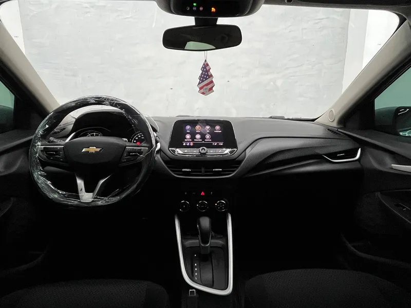 Chevrolet Onix Prata