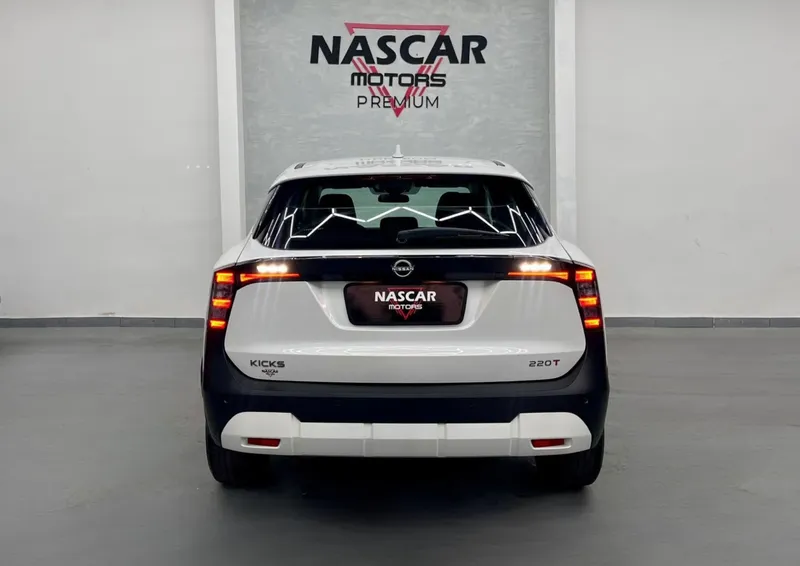 Nissan Kicks Branco