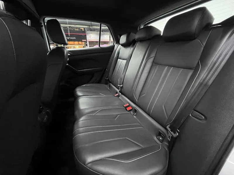 Volkswagen T-Cross Prata