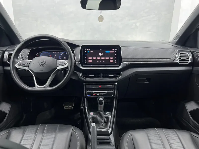 Volkswagen T-Cross Prata