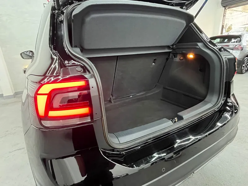 Volkswagen T-Cross Preto