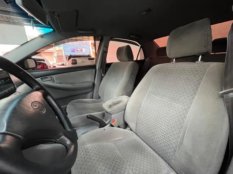 Toyota Corolla Cinza