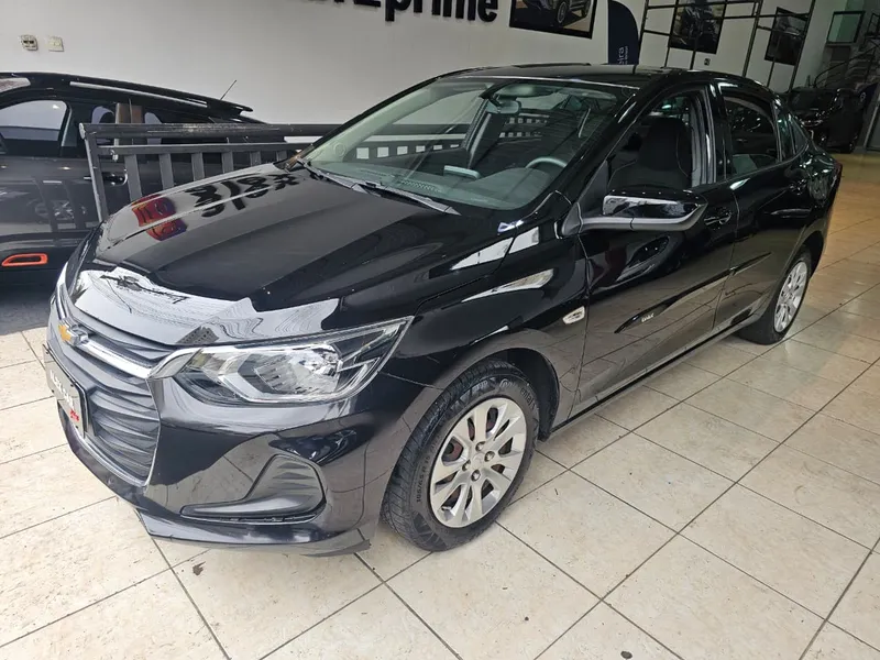 Chevrolet Onix Preto