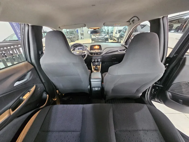 Chevrolet Onix Preto