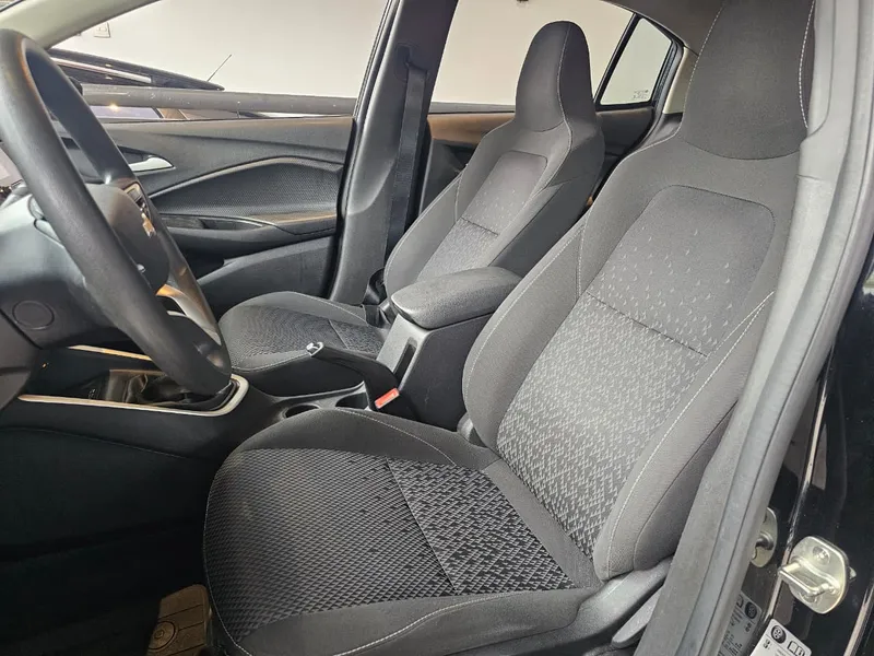 Chevrolet Onix Preto