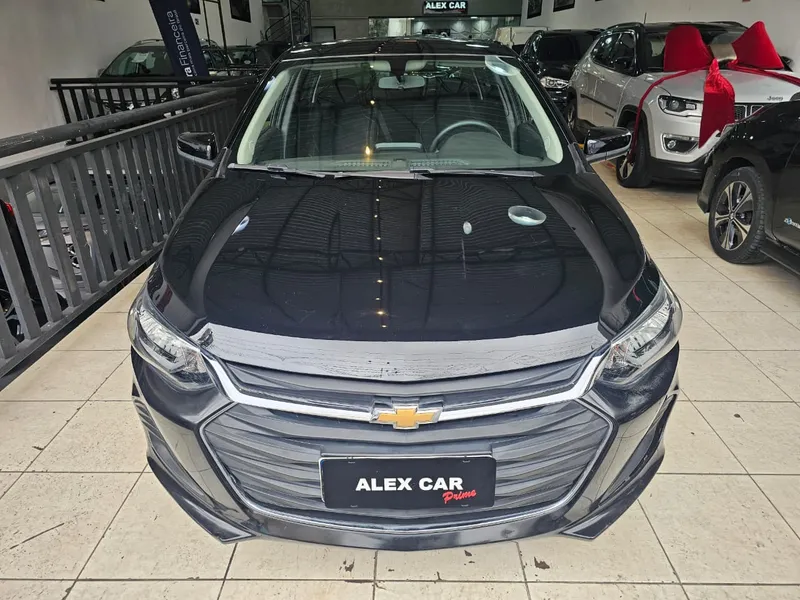 Chevrolet Onix Preto