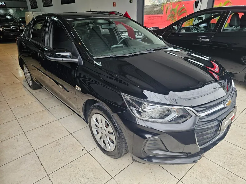 Chevrolet Onix Preto