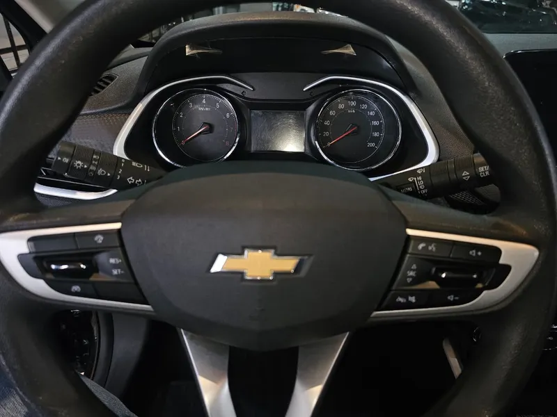 Chevrolet Onix Preto