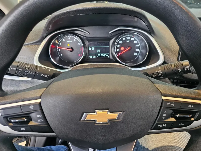 Chevrolet Onix Preto