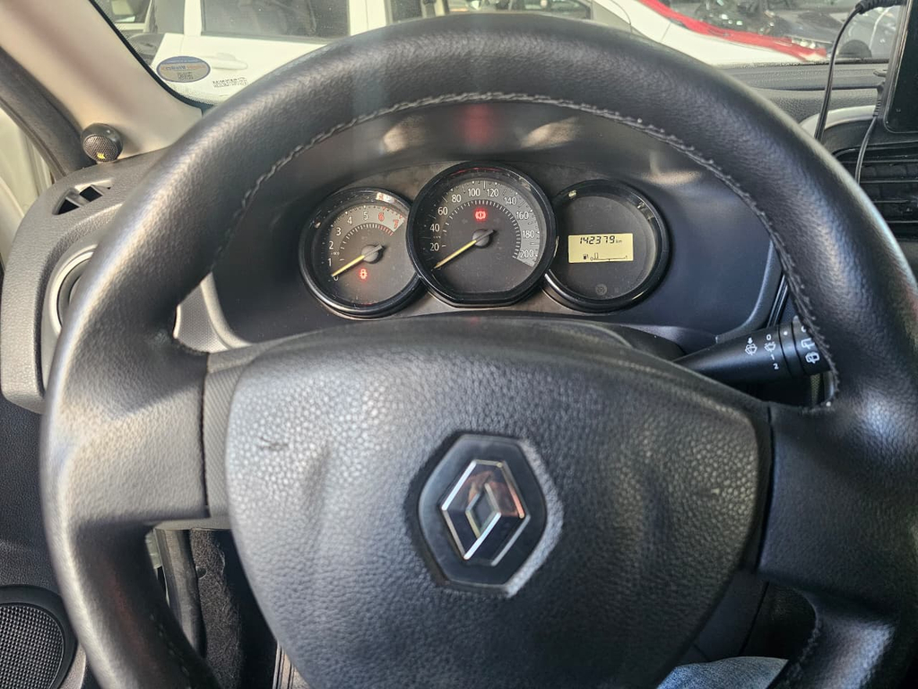 Renault Sandero Branco