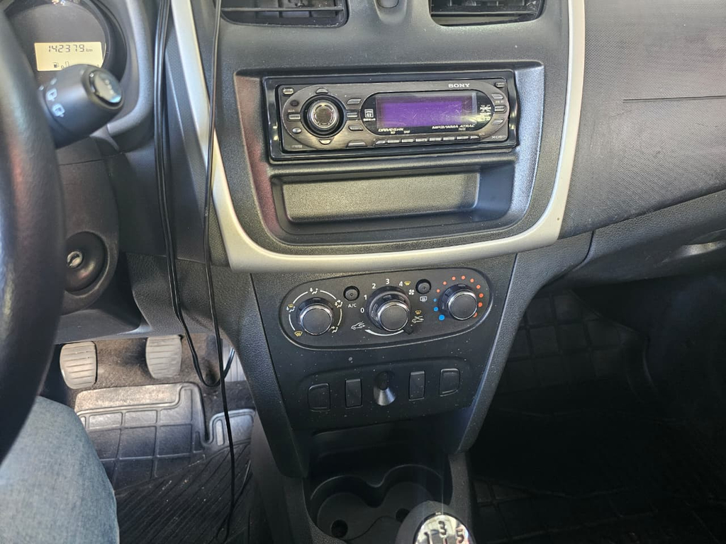 Renault Sandero Branco
