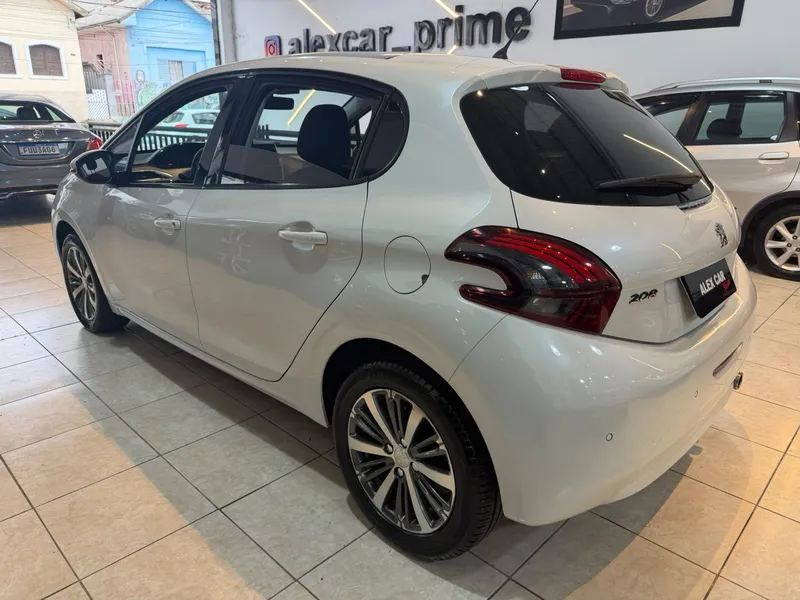 Peugeot 208 Branco