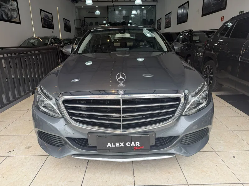 Mercedes Benz C-180 Cinza