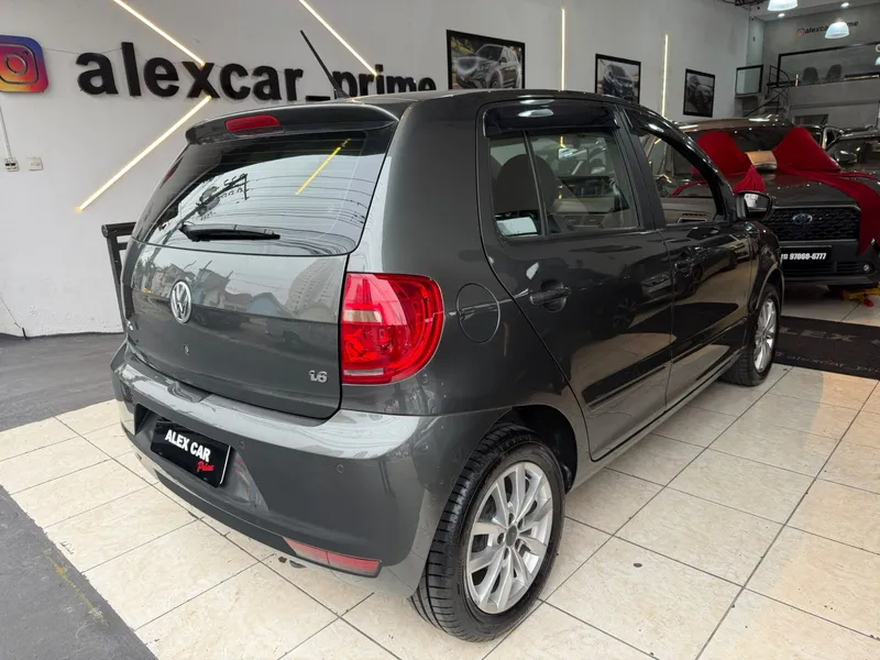 Volkswagen Fox Cinza