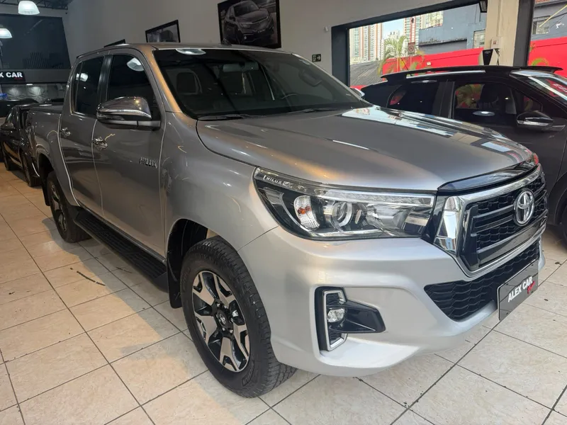 Toyota Hilux Cabine Dupla Prata