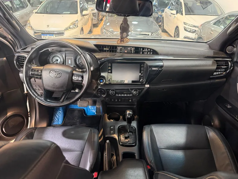 Toyota Hilux Cabine Dupla Prata