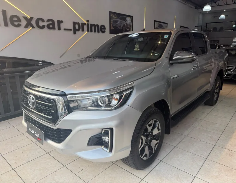 Toyota Hilux Cabine Dupla Prata