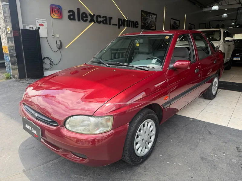 Ford Escort Vermelho